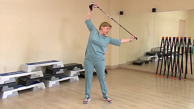 Светлана Макаревич показала простые упражнения для поддержания спины в тонусе