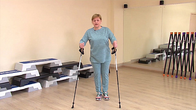 Светлана Макаревич показала простые упражнения для поддержания в тонусе ягодиц и бедер