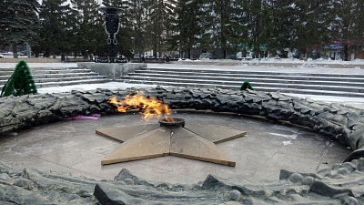 В Челябинске установили первый частный Вечный огонь.