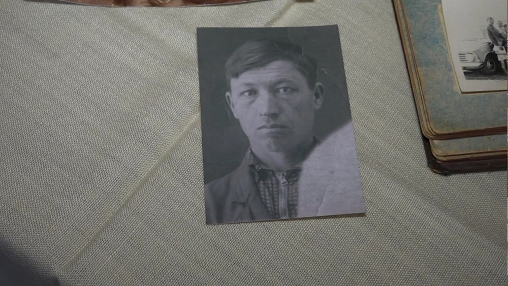 Семья из Чесменского района пронесла портреты сразу двух дедушек