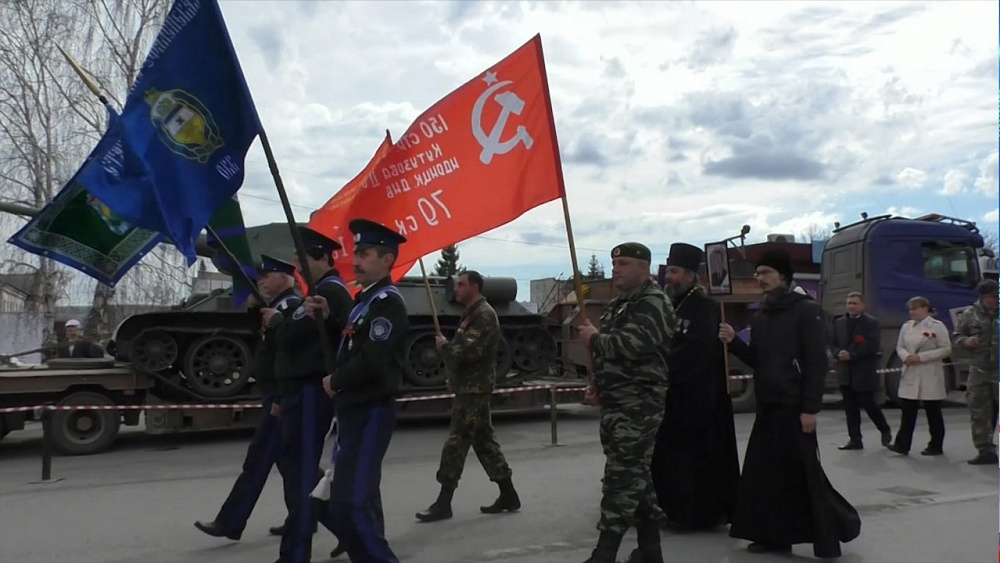 Танк Т-34 установили в Верхнем Уфалее