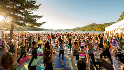Фестиваль йоги пройдет на берегу Тургояка
