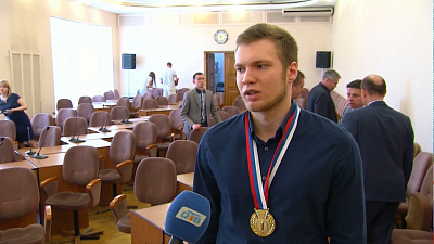 Гандболисты «Динамо» получают золотые медали Высшей лиги