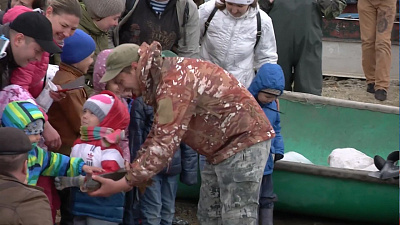 Дети приняли участие в зарыблении водоемов