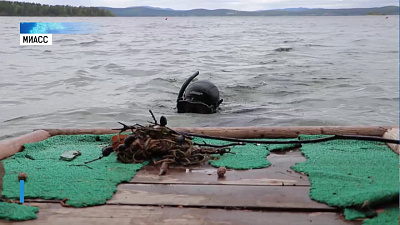 Достали со дна Тургояка 10 мешков мусор