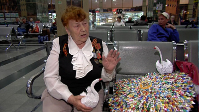 Пенсионерка поехала дарить президенту подарки