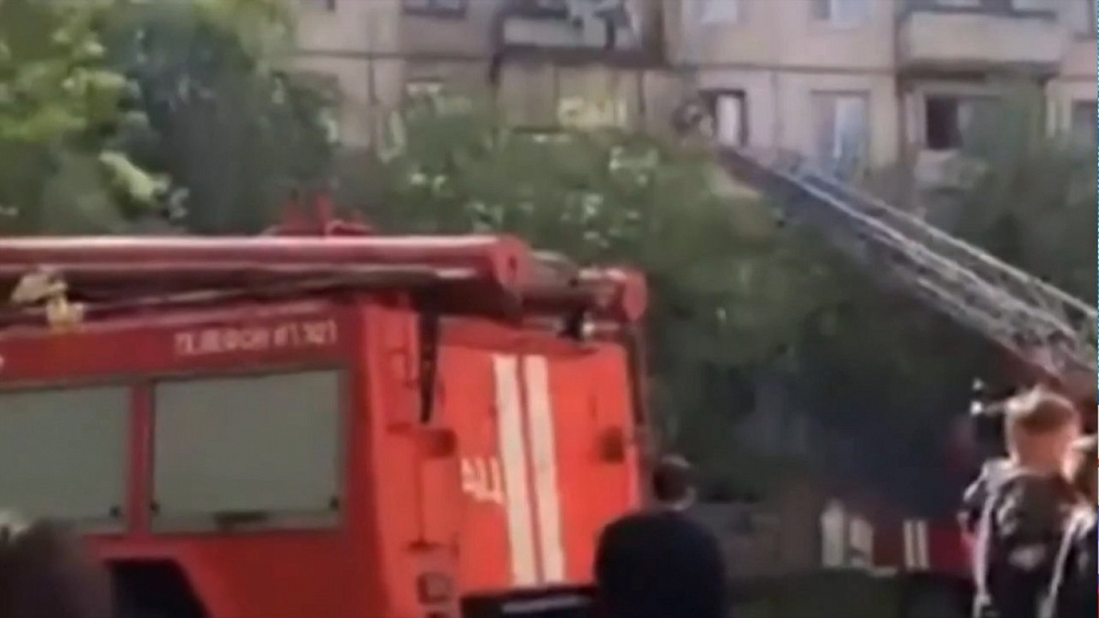 Пожарная лестница рухнула во время тушения