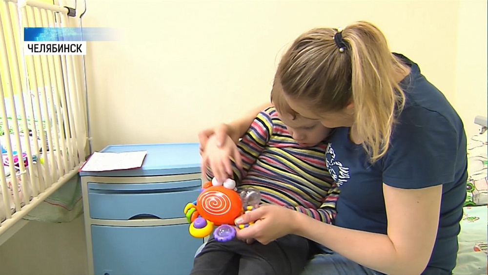 8-летнему Артёму Хадыеву нужна коляска