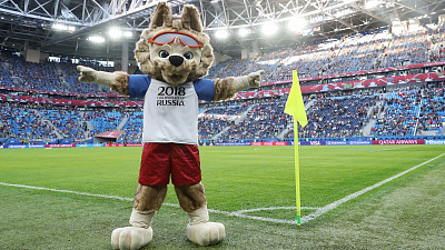 Звездные комментаторы, турниры по киберспорту и бесплатные закуски.