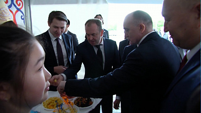 Губернатор сводил кирзискую делегацию в супермаркет