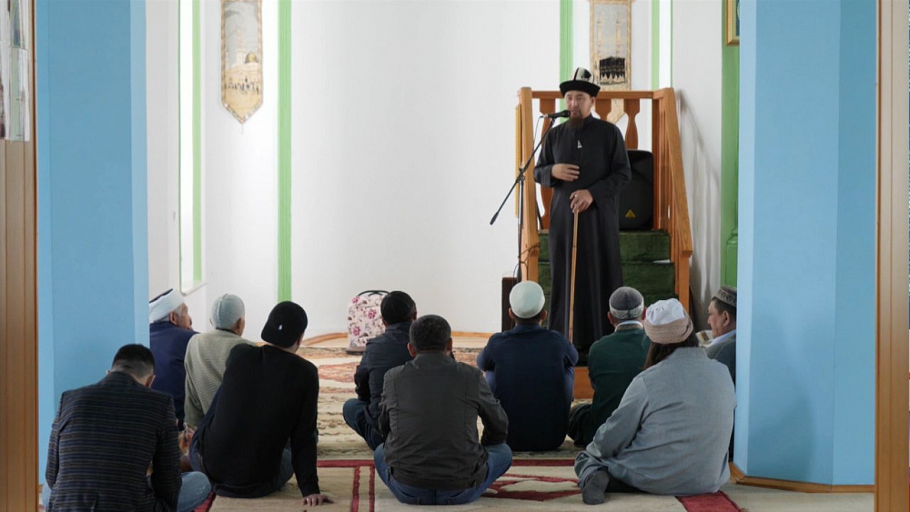 Мусульмане отмечают праздник Ураза-байрам 