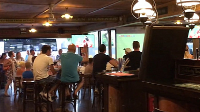 Очевидцам удалось запечатлеть российских болельщиков в Барселоне