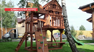 В студии «Нашего утра» узнали, кто должен обрабатывать детскую площадку от клещей