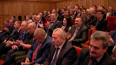 Областной парламент поздравил сотрудников «Маяка» 