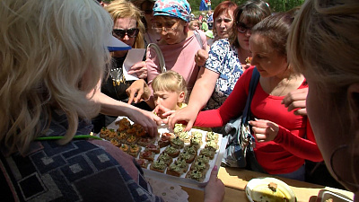 Королевский омлет и паштет из сала: чем угощали гостей Бажовского фестиваля австрийцы 