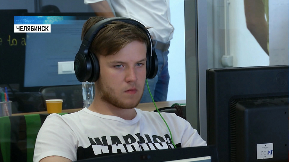 Чемпионат мира по футболу смотрят прямо в офисах 