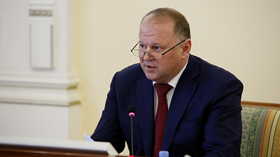 Полпред президента в Уральском федеральном округе Игорь Холманских ушел в отставку. На его место назначен экс-губернатор Калининградской области Николай Цуканов.