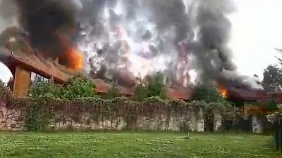 Молния уничтожила дом в Челябинской области 