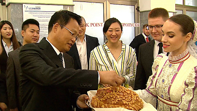 С хлебом-солью и в кокошниках: как встречали китайскую делегацию в Челябинске