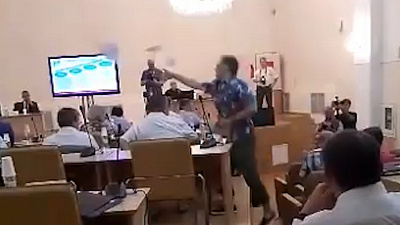 Южноуралец пытался сорвать выборы главы Миасса листовками и мыльными пузырями 