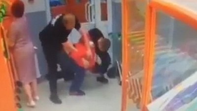 Магазинный вор попал в объектив камеры наблюдения