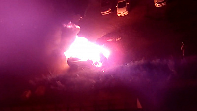 Огонь уничтожил BMW в Челябинской области 