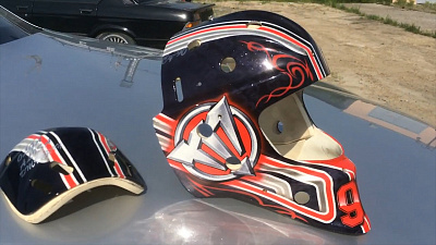 Уникальный шлем с символикой клуба изготовили для нового вратаря «Трактора» 