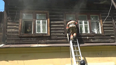 Буйная жительница Златоуста чуть не спалила себя и соседей 