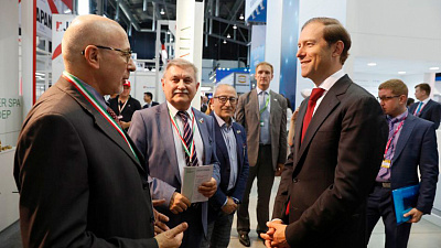 Китайские инвестиции в Уральскую скоростную магистраль, свердловский девелопер для челябинской гостиницы, договоры с чехами и москвичами.