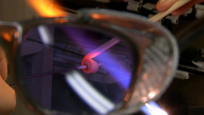 Необычные украшения из стекла изготавливает мастерица из Челябинска 