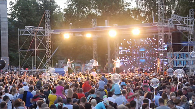 В Аше День металлурга отметили хитами «Нулевых» 