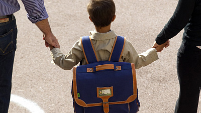 Малообеспеченные южноуральцы получат пособия на школьников