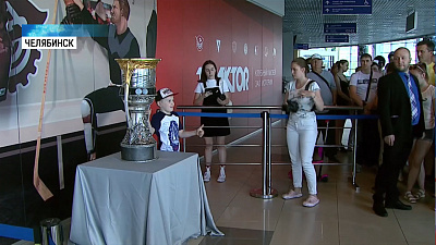 Антон Глинкин привёз Кубок Гагарина