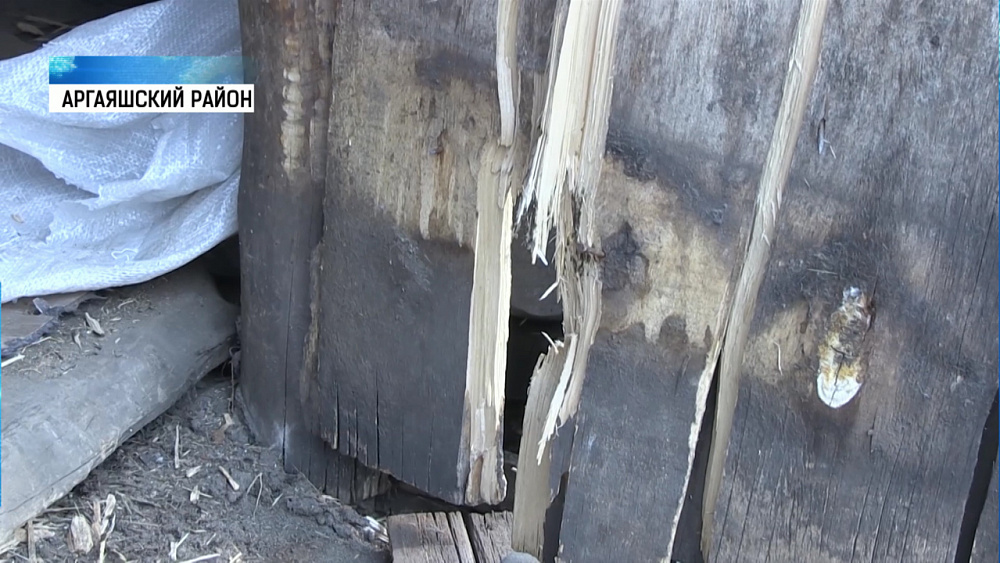 Жители деревни сообщают о снаряде, попавшем в дом