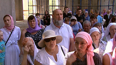 В соборе Рождества Христова прошла первая литургия