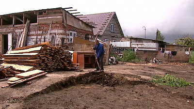 Дом фермеру-погорельцу восстанавливают всем миром