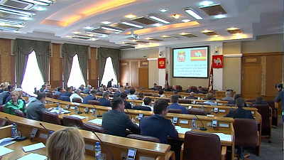 Депутаты ЗСО провели внеочередное собрание