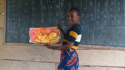 Рисунками копейских детей украсили школу в Танзании