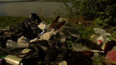 Мусор на пляже