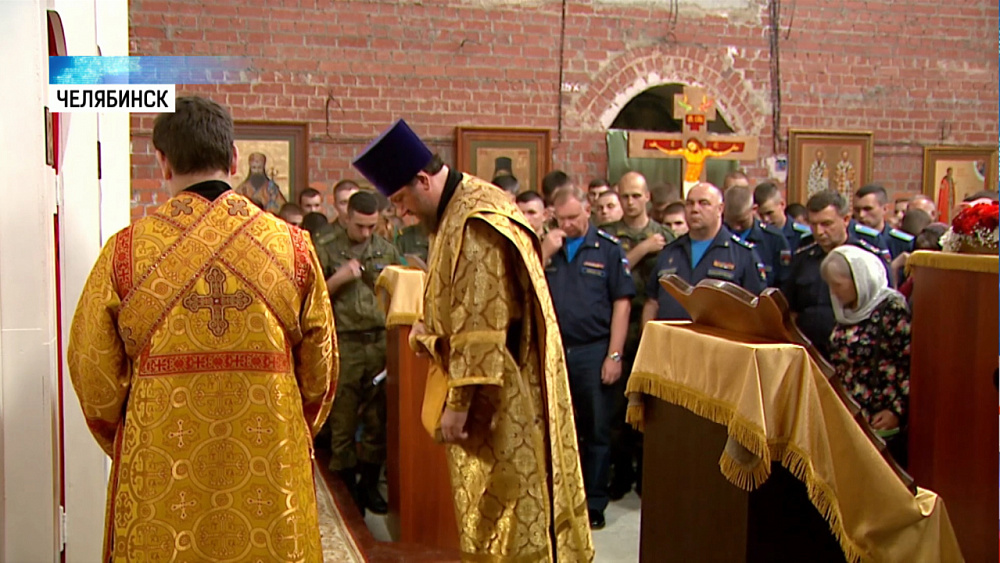 В день ВДВ десантники и летчики пришли в церковь