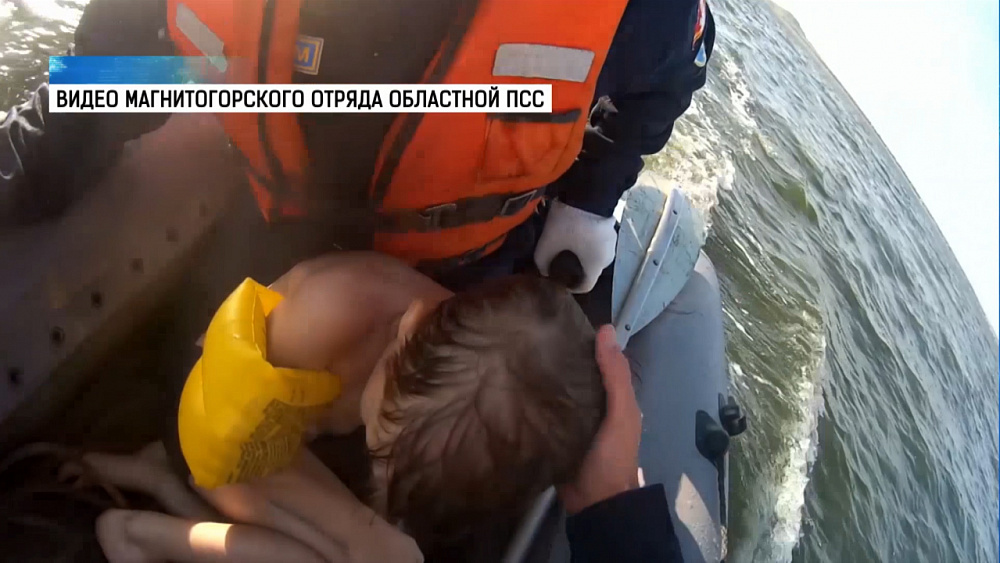 Мальчика вытащили из воды