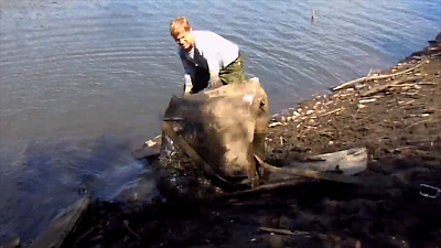 Полувекового Сталина обнаружили на дне городского пруда