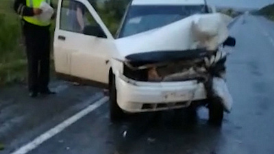 Две легковушки не разъехались на трассе под Троицком 