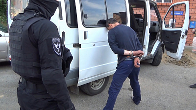 Изъятие 30 граммов гашиша у челябинца попало на видео