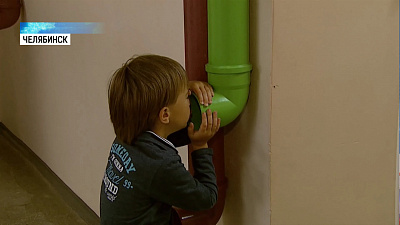 Необычная игрушка в детской поликлинике