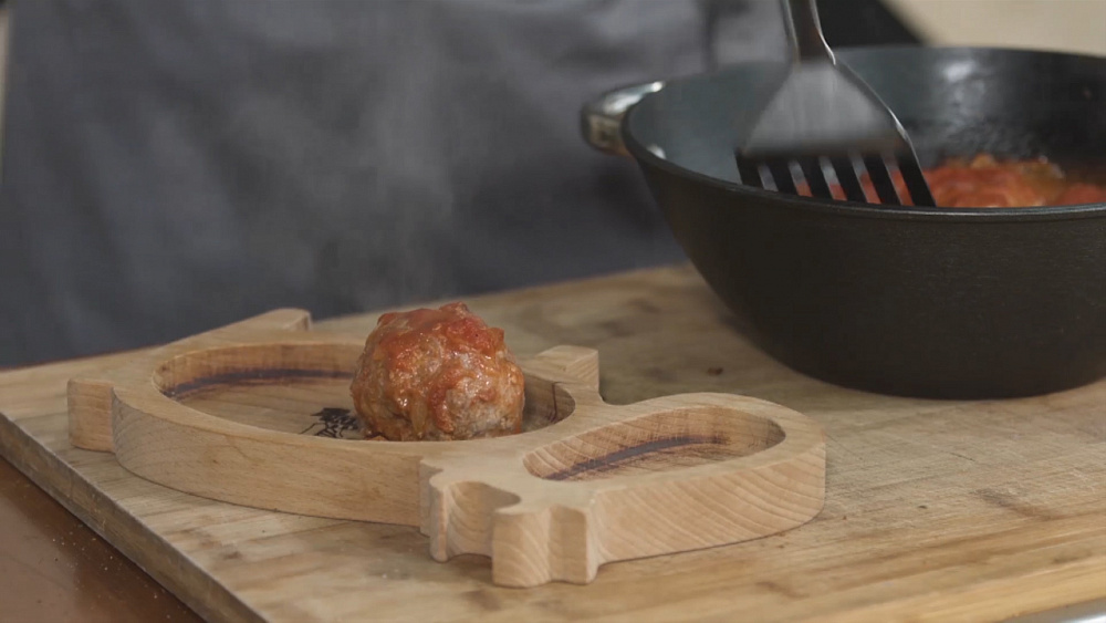 Митболы в томатном соусе