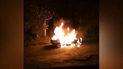 Автомобиль выгорел дотла в Златоусте