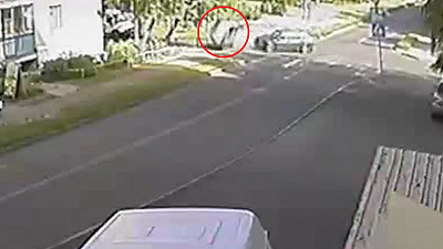 «Гранта» с ребенком внутри перевернулась в Магнитогорске