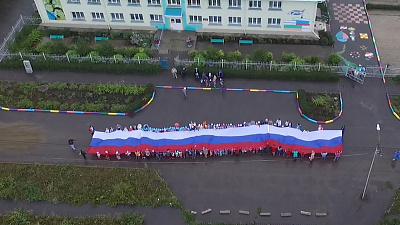 30-метровый флаг южноуральских школьников попал на видео 