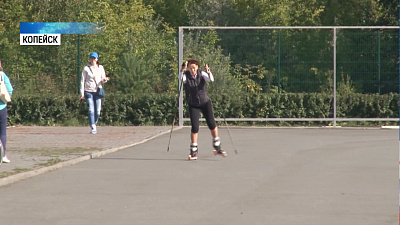 Нина Боровинских летом катается на лыжероллерах